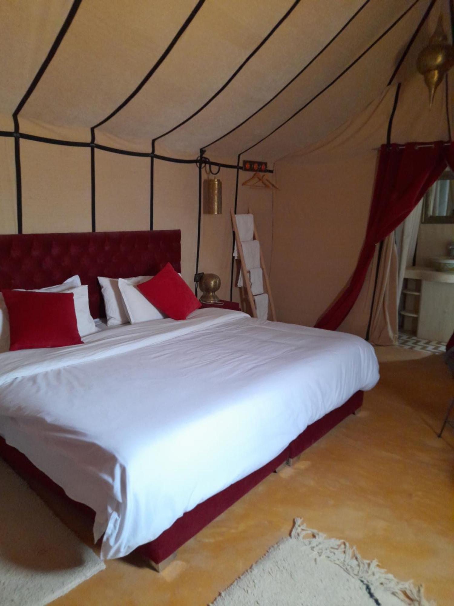Tourza Desert Camp "Tents With Heating" เมอร์ซูกา ภายนอก รูปภาพ